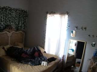 voyeurcam hornyhostel 03