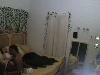 voyeurcam hornyhostel 03