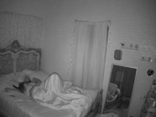 voyeurcam hornyhostel 03