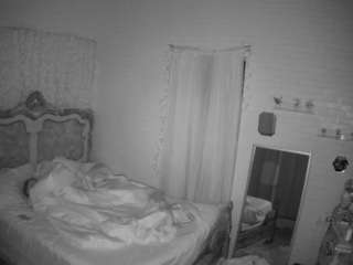voyeurcam hornyhostel 03