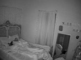 voyeurcam hornyhostel 03
