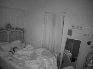 voyeurcam hornyhostel 03