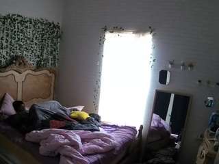 voyeurcam hornyhostel 03