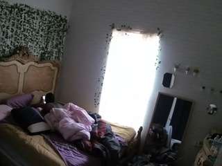 voyeurcam hornyhostel 03
