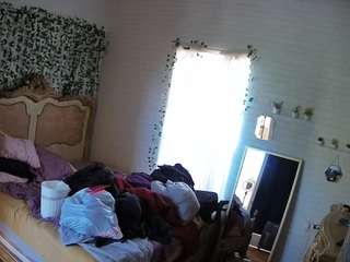 voyeurcam hornyhostel 03