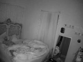 voyeurcam hornyhostel 03