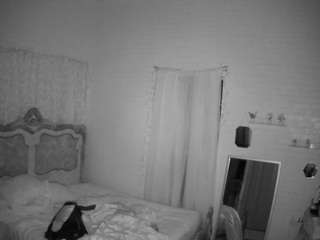 voyeurcam-hornyhostel-03