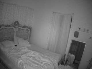 voyeurcam-hornyhostel-03