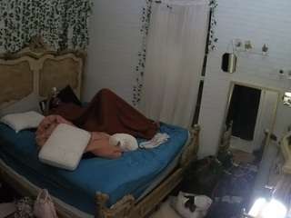 voyeurcam hornyhostel 03