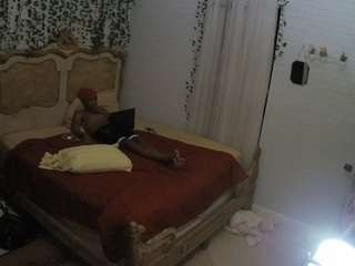 voyeurcam-hornyhostel-03