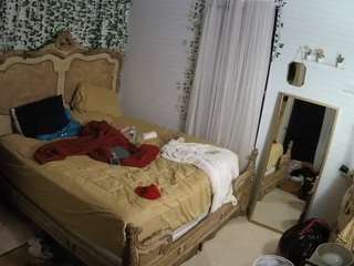 voyeurcam hornyhostel 03