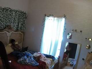 voyeurcam hornyhostel 03