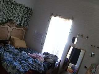 voyeurcam-hornyhostel-03