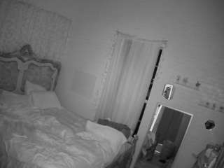voyeurcam hornyhostel 03