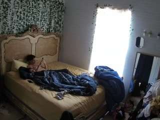 voyeurcam hornyhostel 03