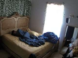 voyeurcam hornyhostel 03