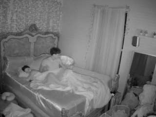 voyeurcam hornyhostel 03