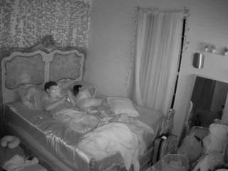 voyeurcam hornyhostel 03
