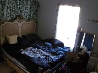 voyeurcam hornyhostel 03