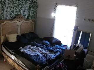 voyeurcam hornyhostel 03