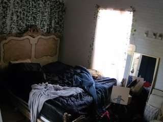 voyeurcam hornyhostel 03