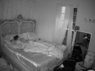 voyeurcam hornyhostel 03
