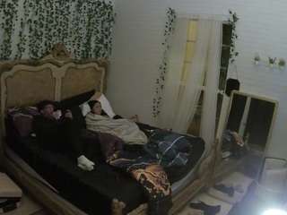 voyeurcam-hornyhostel-03