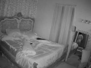 voyeurcam hornyhostel 03