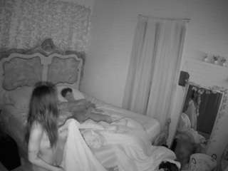 voyeurcam hornyhostel 03