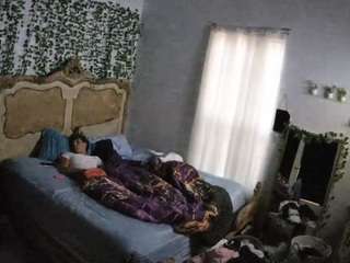 voyeurcam hornyhostel 03