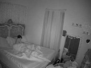 voyeurcam-hornyhostel-03