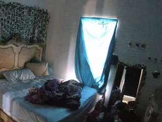 voyeurcam-hornyhostel-03 live cam profile