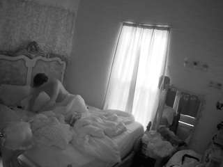 voyeurcam-hornyhostel-03