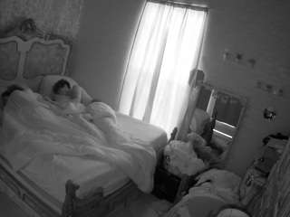 voyeurcam-hornyhostel-03