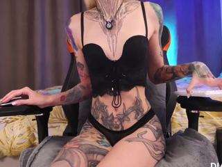 yourfeetmodel webcam