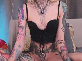 yourfeetmodel Live Webcam on CamSoda