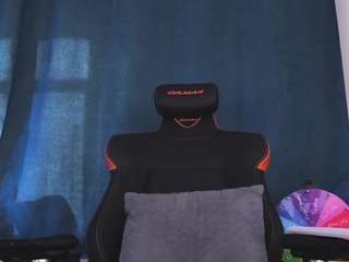 yourfeetmodel's CamSoda show and profile