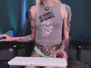 yourfeetmodel Live Webcam on CamSoda