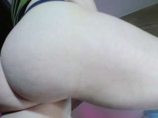 Live webcam model touchthebutt00 on Soda Cams