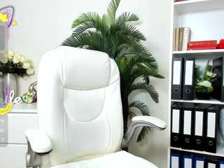  raisawest chat room