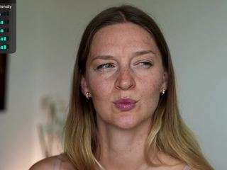 fantasticfairy's CamSoda show and profile