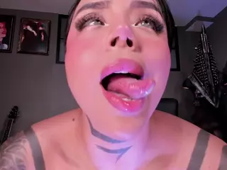 Goddess elettraa's Live Sex Cam Show