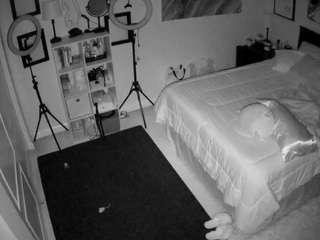 voyeurcam-hornyhostel-01