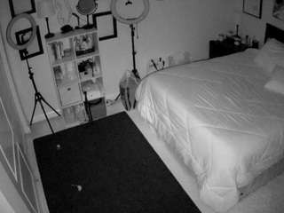 voyeurcam-hornyhostel-01