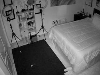 voyeurcam-hornyhostel-01