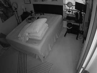voyeurcam-hornyhostel-01