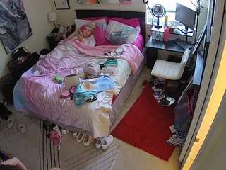 voyeurcam-hornyhostel-01