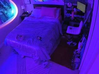 voyeurcam-hornyhostel-01