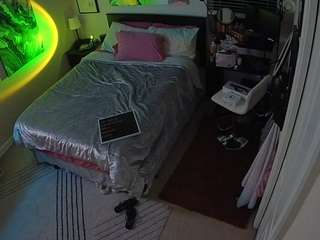 voyeurcam-hornyhostel-01