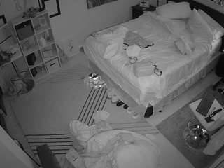voyeurcam-hornyhostel-01